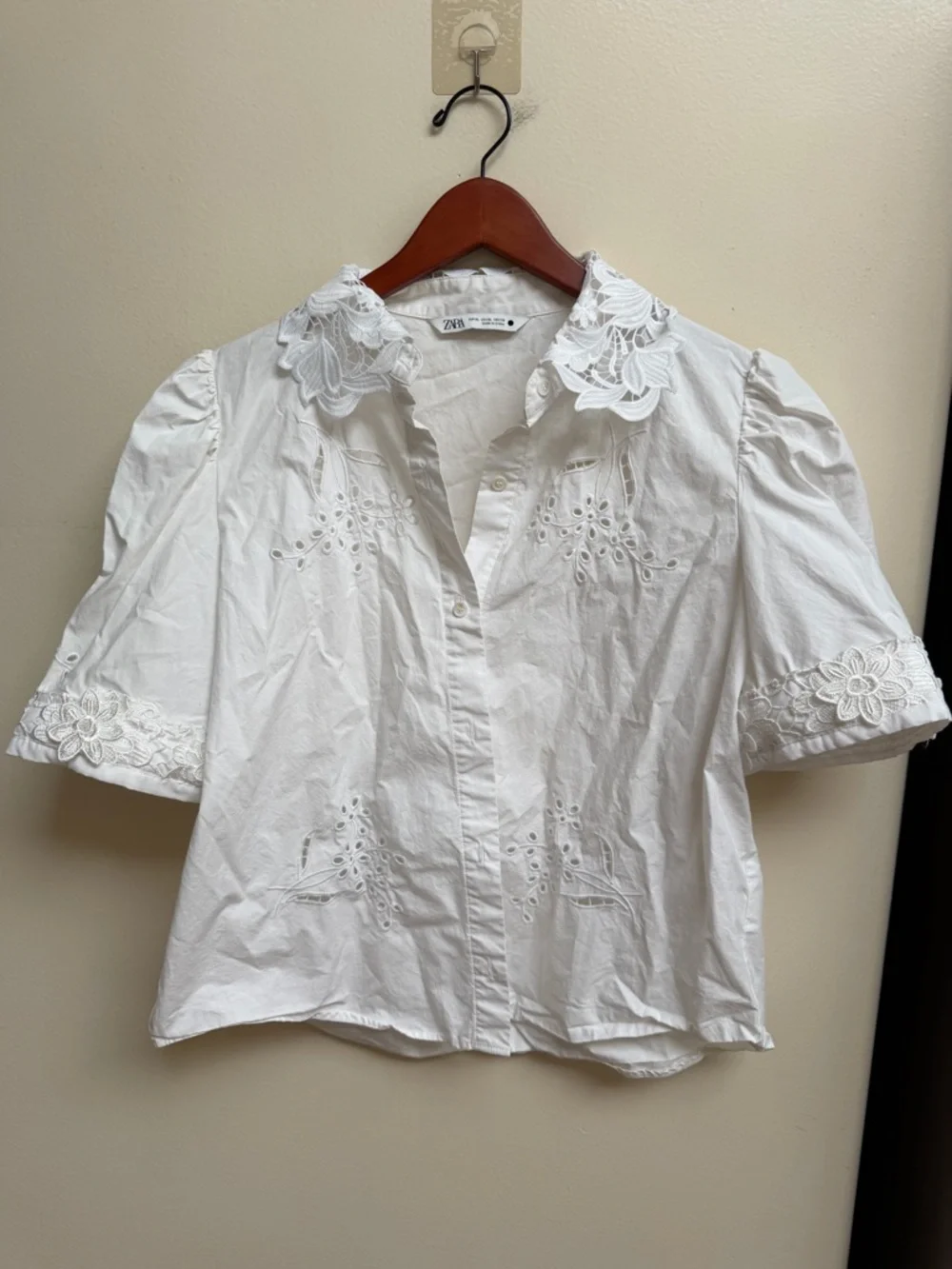 Zara White Eyelet Lace Collar Button-Up Blouse